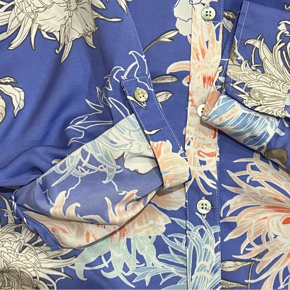 Chico’s Blue Floral Button Up Shirt Size 2 (Large) - Picture 7 of 12